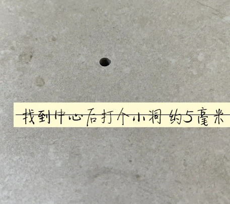 定陶瓷砖空鼓维修公司专业解答在瓷砖铺贴过程中，如果砂料搅拌不均匀，将会带来以下问题